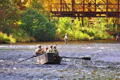 Salmon River Guide Service drift boat fishing in Pulaski NY for Salmon and Steelhead.