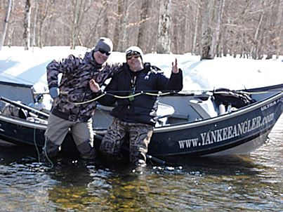  Salmon River Pulaski NY fly fishing guide for Steelhead or Salmon. My guest’s played with 7 or 8 Steelhead in this one lil drift boat spot.