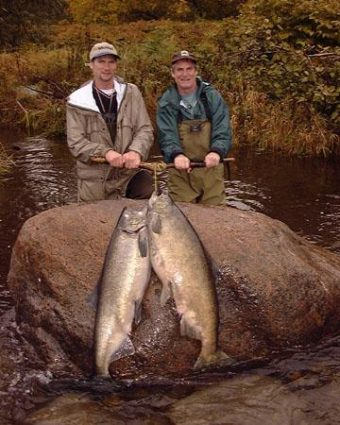 Salmon fishing Pulaski NY. Best Place to fish on the Salmon River NY, Best Time, Best Spots in the Fall during Sept. and Oct.